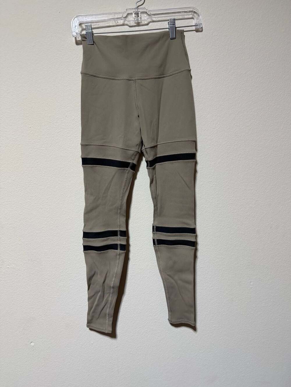 Alo Yoga High-Waist Legit Leggings in Gravel